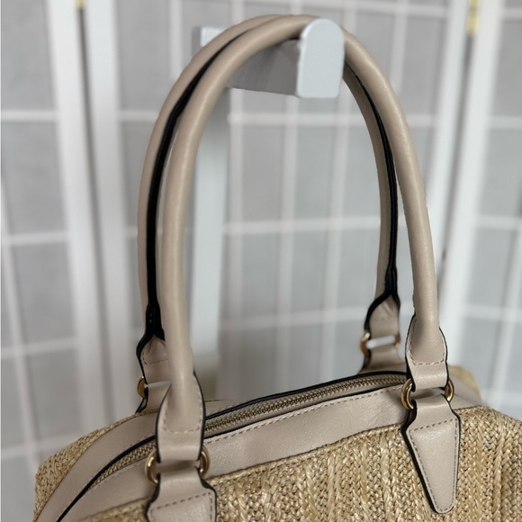 Isabelle Zara Mini Straw Duffel Purse Bag 🔥CLEAR THE CLOSET - Picture 3 of 9